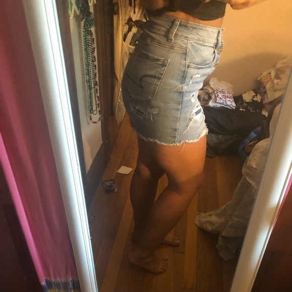 ⚡️AE distressed denim mini skirt ⚡️ - Picture 3 of 6